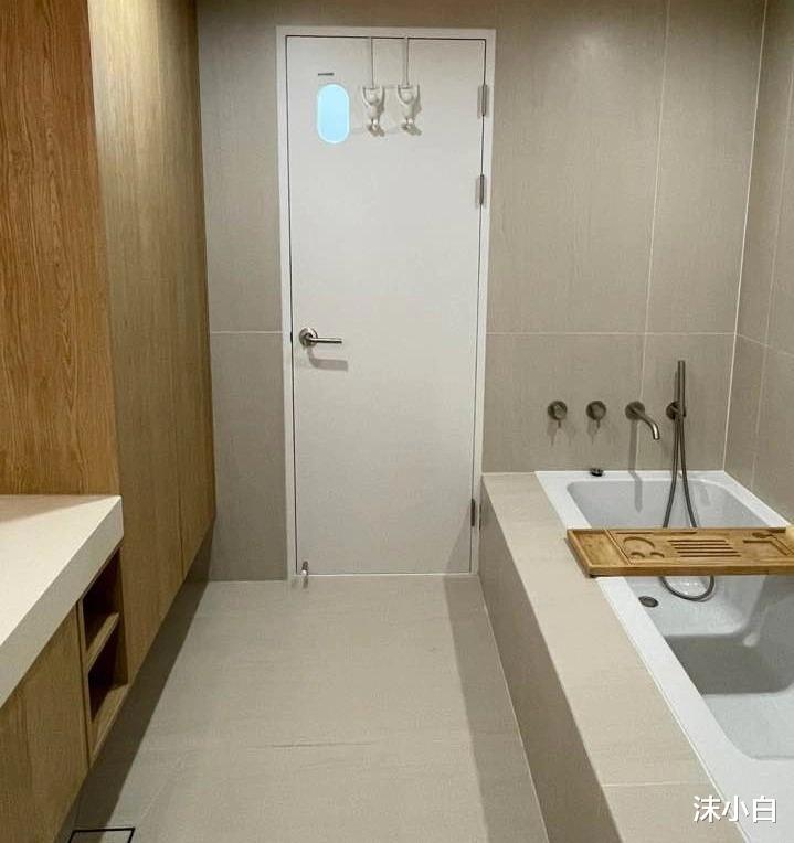 韩国中年夫妻晒出180平老精装房:日子平淡精神却自在,超治愈!