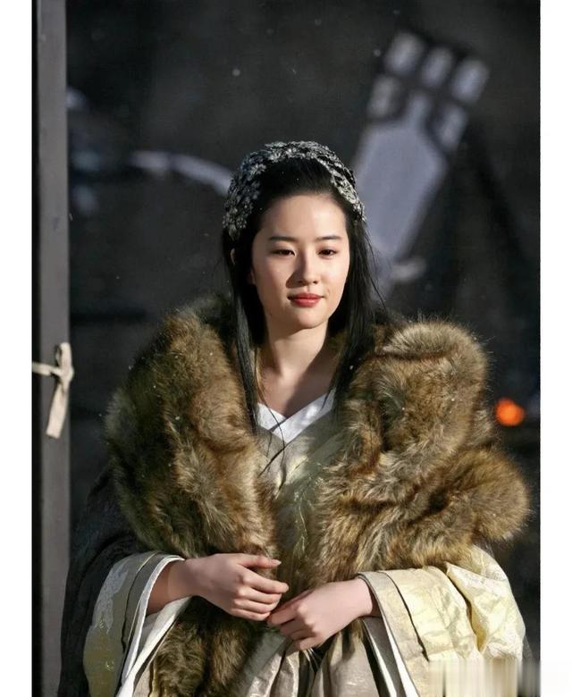 虞姬|鸿门宴传奇里刘亦菲的古装扮相，饰演虞姬