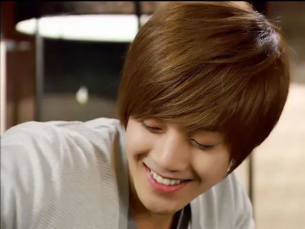 花泽类|什么年代了，花泽类怎么还可以上热搜？