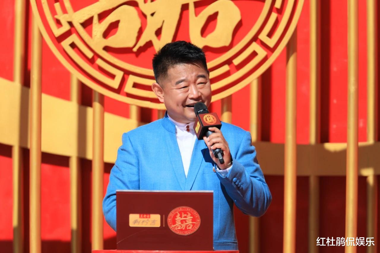 央视|2022年那些淡出央视荧屏的主持人们，有人主动让路，有人无奈退场