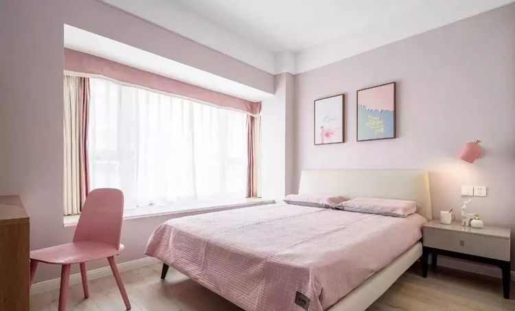 120平四室,L型隔断墙,将横厅分开,同时还有了电视墙