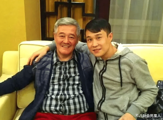 文咏珊|从小沈阳到亲闺女，细数赵本山背后那些不争气的“拖油瓶”们