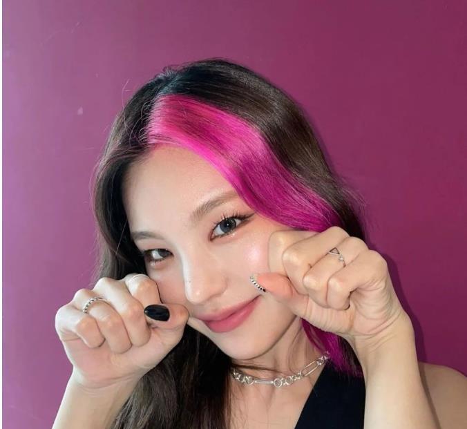 黄礼志|参加选秀惨遭落选，后凭实力以itzy出道，却因首次坐飞机被嘲穷酸