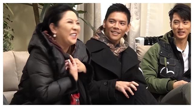 向华强|向佐和向佑,同样是向华强和陈岚的儿子,为何生活截然不同