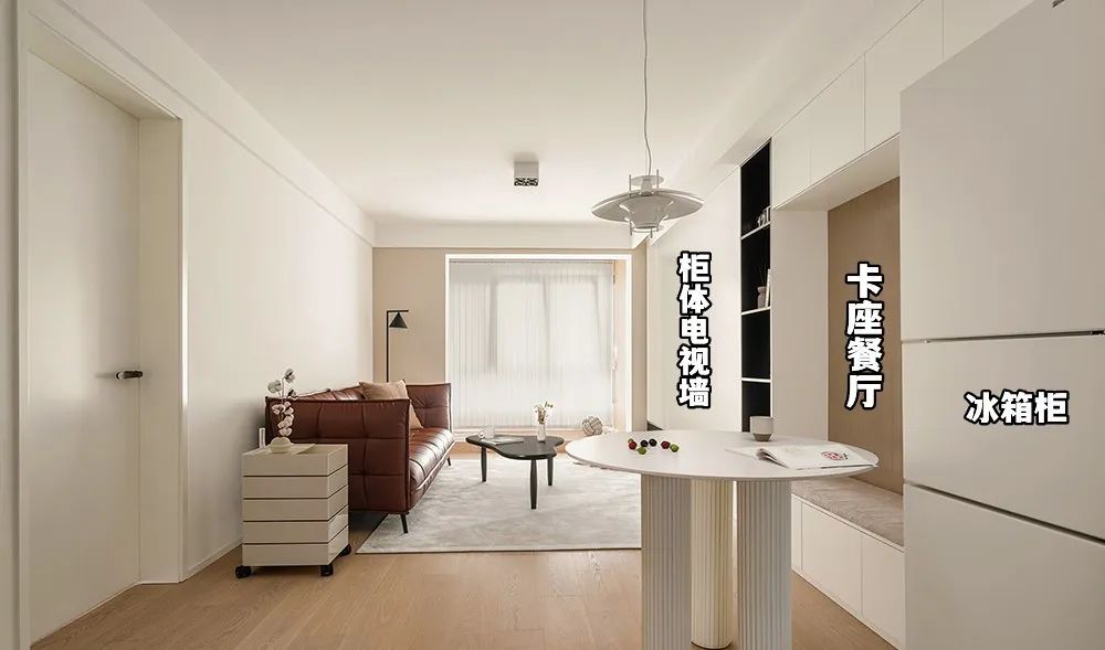 餐厅设计卡座,能坐又能装,上方再加排“双层柜”,收纳多出10㎡