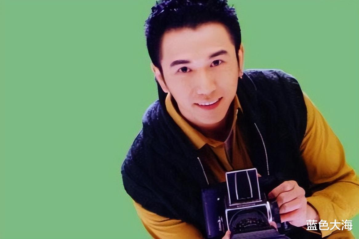 温兆伦|\赤胆忠心\温兆伦：顶风爱国遭质疑，以一人之力单挑整个港媒