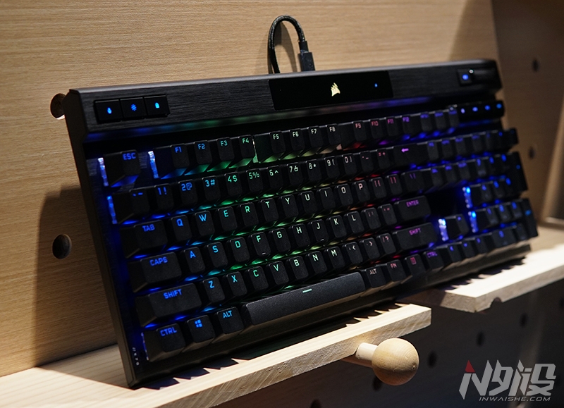 美商海盗船K70 RGB PRO OPX光轴机械键盘简评