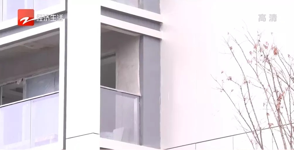 铝板换成涂料?开发商竟这么回复......