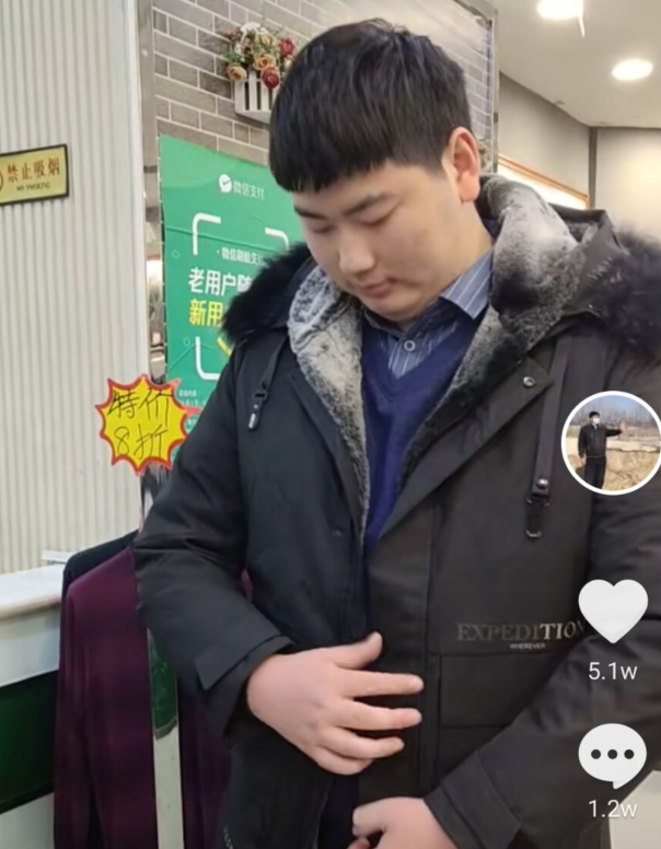 |唏嘘！21岁朱小伟买煎饼果子，吐字不清，一句整话就讲不明白