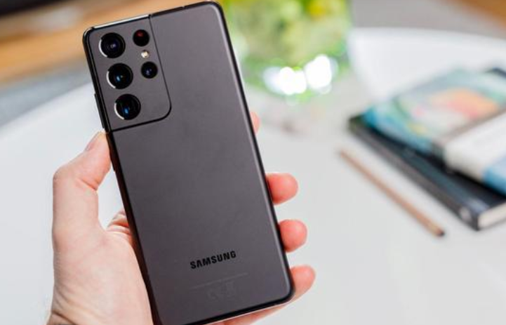 OPPO|三星新旗舰正在路上,直屏新标杆,屏下镜头才是亮点