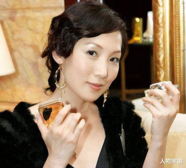 易烊千玺|吴美珩：出道10年零绯闻，隐婚为富豪生儿女，今保养有术无心复出