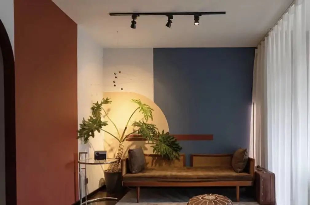 北漂四年,租下50㎡小破屋,花22W爆改复古豪宅范,进屋就被惊艳