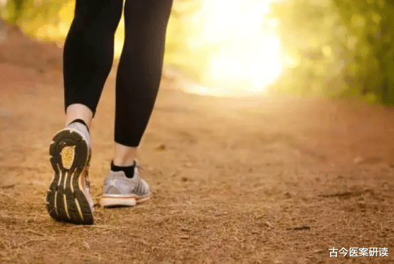 血糖|吃一口胜过6斤山楂,51岁大姐甘油三酯从8.6降至1.3,医生:值得学习