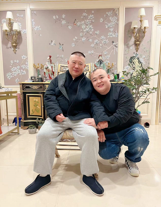 郭德纲|郭德纲49岁生日！众徒弟花式晒照庆贺，豪宅内景曝光奢华似皇宫