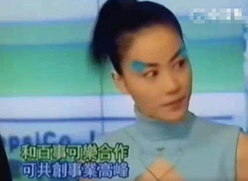 李嫣|“背靠王菲”李嫣:14岁穿着超短引关注,曾直言我不需要什么能力