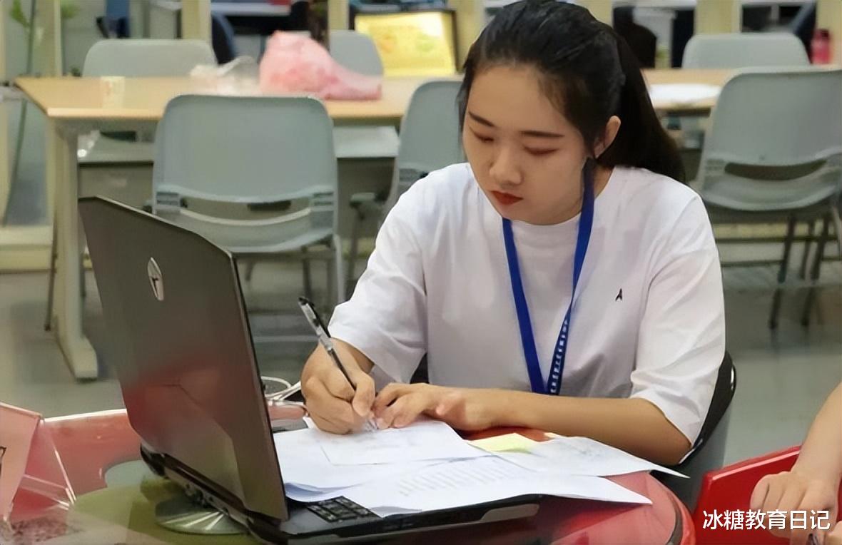 hr|大公司HR吐出实情,不愿招三无家庭本科生,而专科生却成座上宾