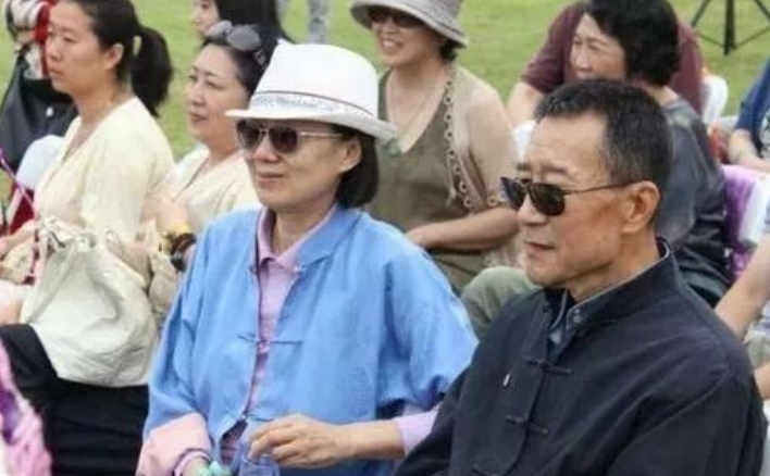 李雪健|李雪健的儿子李亘：我的沧桑母亲，我的癌症父亲，我带泪的亲情