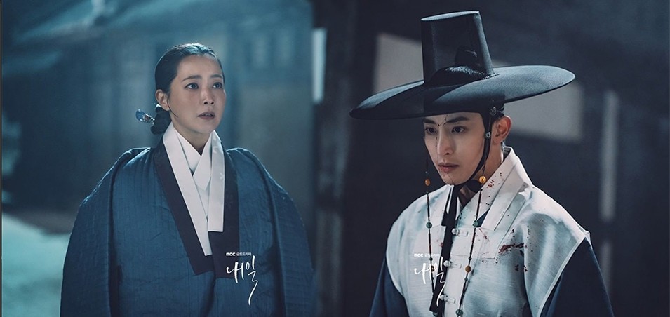 金喜善|韩剧《还有明天》金喜善、李洙赫「走廊CP」,朴中佶前世爱人是具恋?