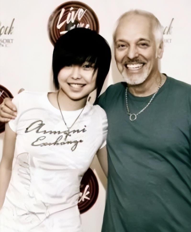 杨超越|从“一夜爆红”到“日渐没落”，于文文该怪谁呢？