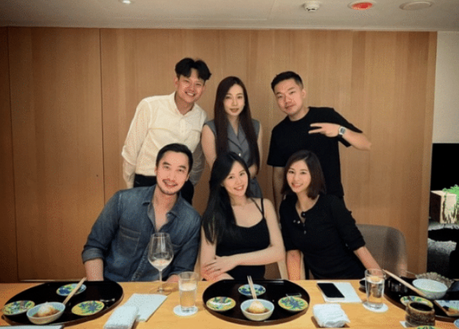 赖弘国|晒与儿子握手照并甜蜜表白爱妻,阿娇前夫赖弘国官宣当爸喜讯