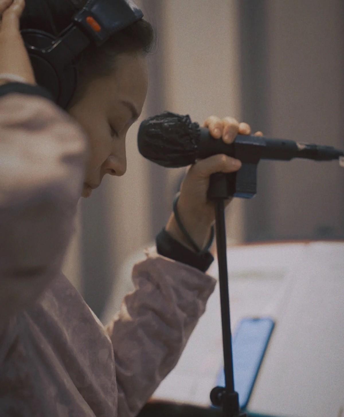 詹雯婷|“飞儿乐团”踢走主唱4年后：一方依旧风光无限，一方只能吃剩饭！