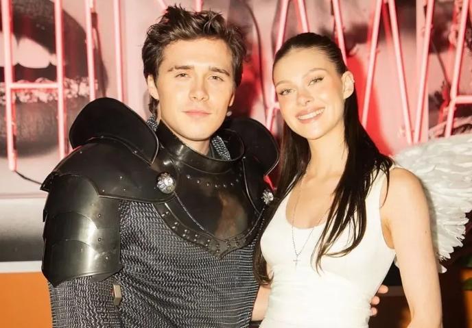 小贝|小贝儿子赴万圣派对！穿铠甲与妮可拉秀恩爱，不顾司机车内热吻