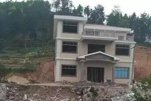 暴雨|农村小伙花40万在山坡盖别墅，一场暴雨后，却成了全村的笑话！