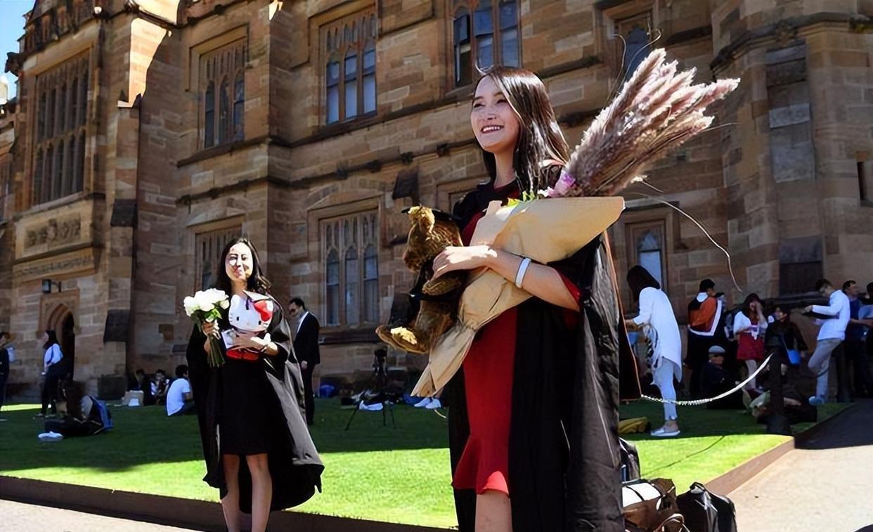 南安普顿大学|一年制硕士“水”吗?南安普顿大学课堂还原真相,师生皆是中国人