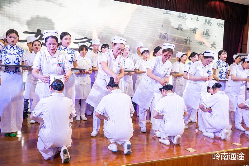 护士|为什么很多护士都是单身？在女性比例高的行业，都是这个情况！