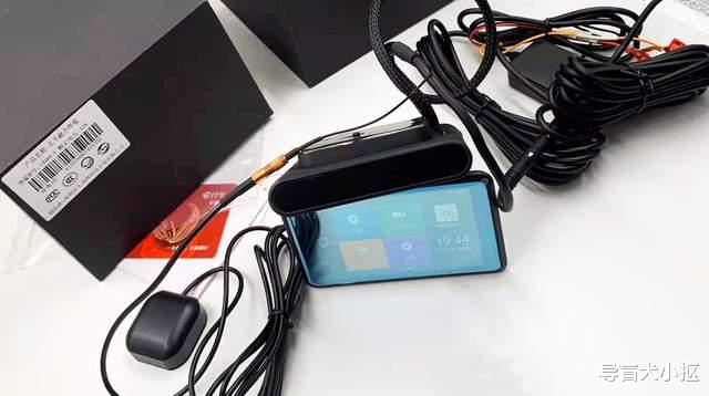 摄像效果堪比相机,体验一台行车记录仪,支持4g语音导航是亮点