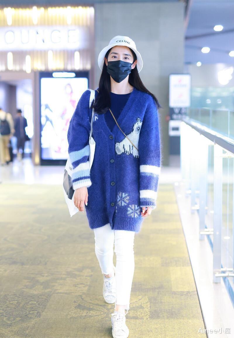 穿衣搭配|“白色+蓝色”真是绝配,温柔减龄还有品质,职场休闲都好穿