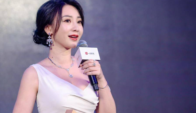 柳岩|大龄未婚6位女星：多人情史复杂，有人至今58岁单身！