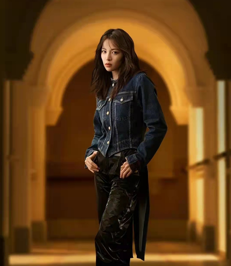 迪丽热巴|LV大秀神仙打架！谷爱凌穿牛仔裙大抢刘亦菲风头，热巴身材辣出圈