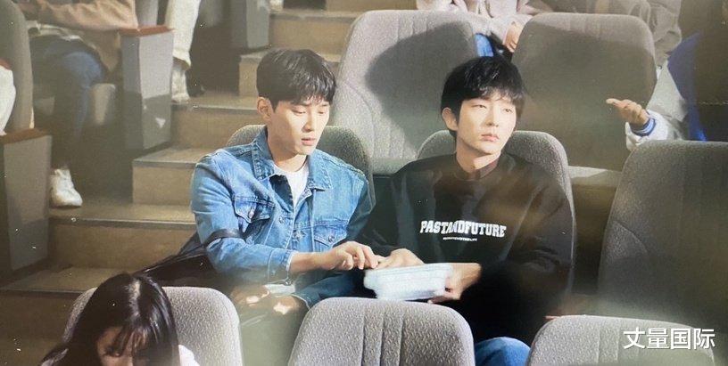 再次我的人生|网议李准基《Again My Life》男友力！见义勇为超帅、买娃娃太心动