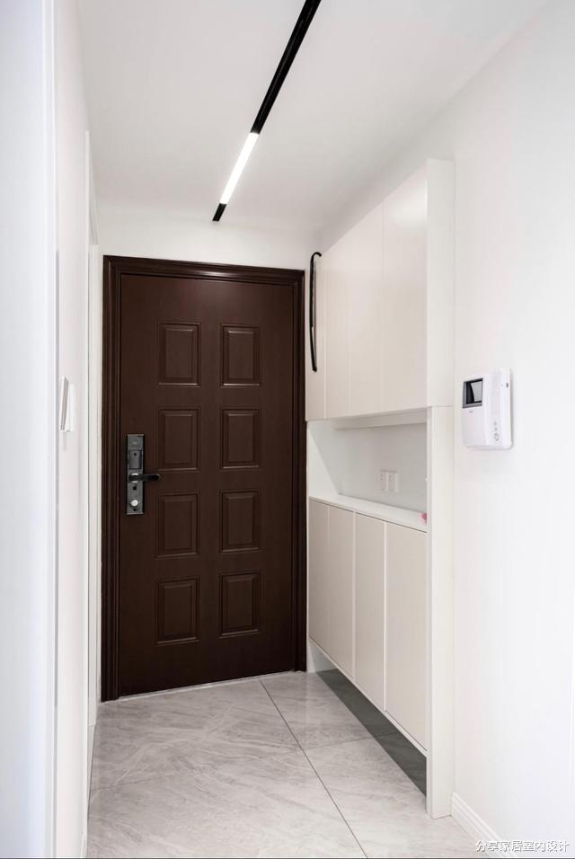 她家新房装修现代简约风格,放弃复杂造型,全屋简单舒适又耐看!