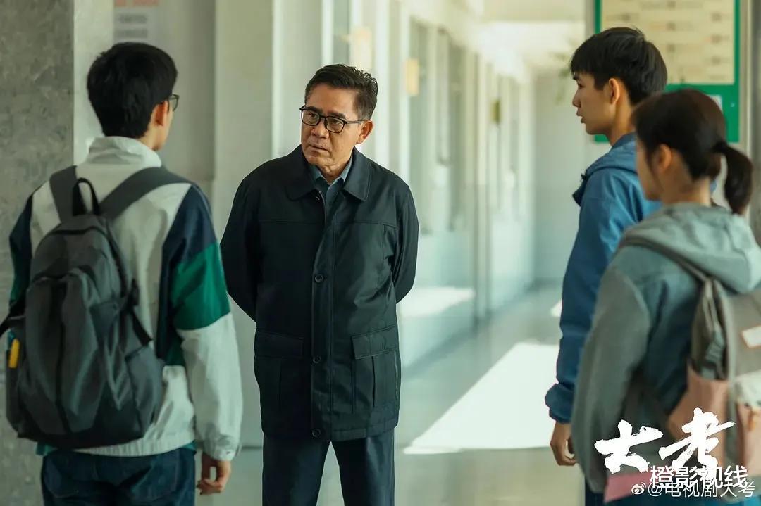 我们这十年|同是主旋律，《我们这十年》和《大考》差太多，明星名导云集没用