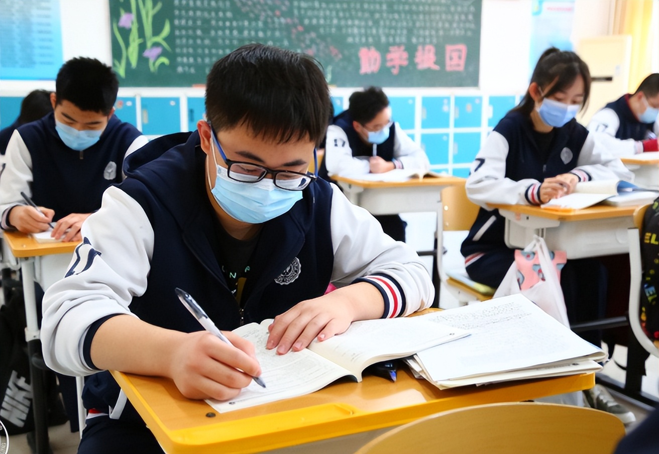 高校|不愁找工作的3个专业,毕业生各个单位抢着要,22届考生不妨试试