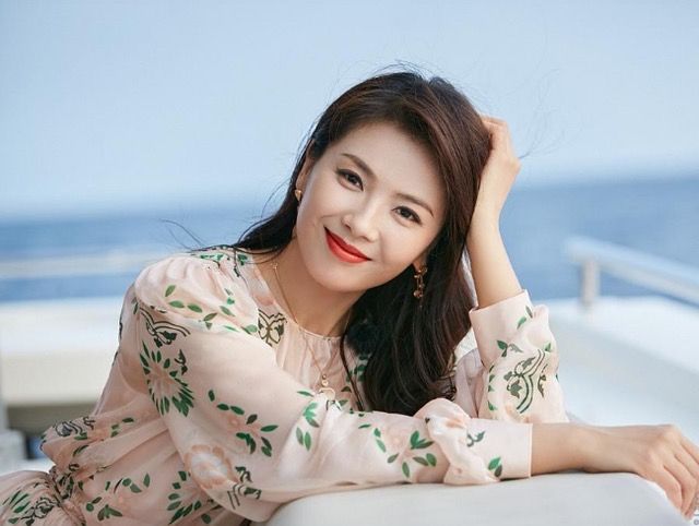 穿衣搭配 女人过了40岁,该让自己放松下来了!有了“松弛感”的你们,更美