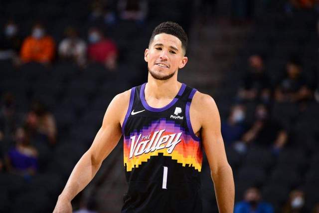 马丁|从传统标准来看，本赛季NBA没有MVP，布克终究不是罗斯
