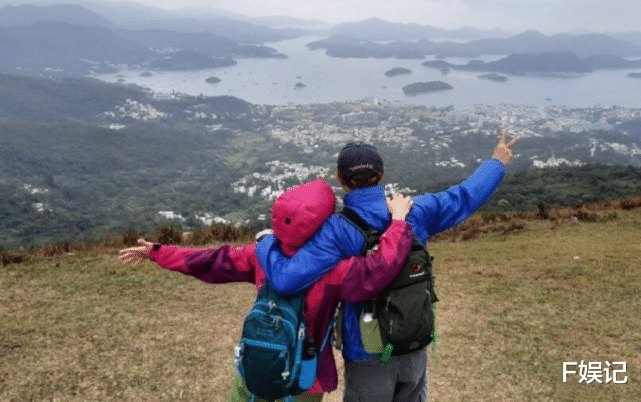 TVB|老来得女视女儿如宝!TVB老戏骨李成昌自曝今年退休想去内地发展