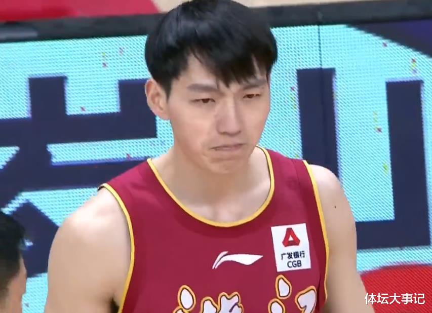 新疆男篮|半场落后新疆9分！吴前12中3，两队外援发威，阿不都13分效率高