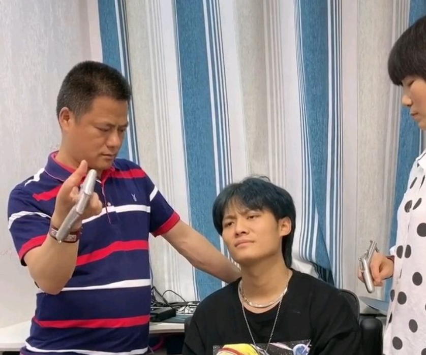 刘德华|小杨哥粉丝破七千万,比刘德华还多,停播不是膨胀而是因为良心