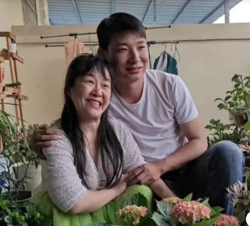 张蔷|余秀华怒骂抑郁症患者装疯卖傻？转机来了！