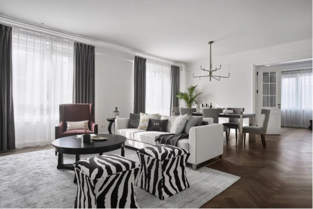 135平现代三居室,将古典融入纯白空间分外和谐