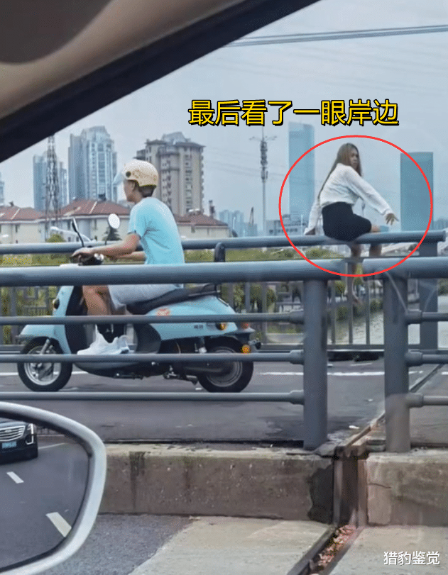 江苏一女子坠入江中,路人:最后看了一眼岸边,转身就跳下去了