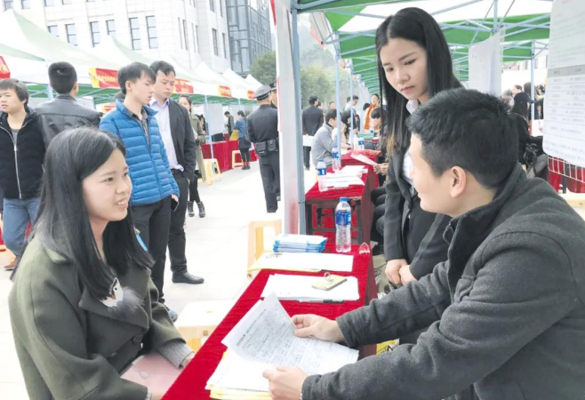 本科生|“国家承认，我们不承认”，本科生求职被拒，真实原因现实又无奈