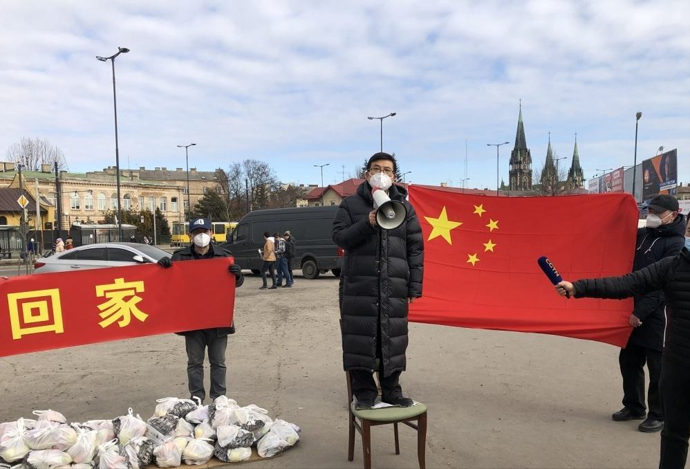 山西穷小伙娶小12岁乌克兰美女,带丈母娘一同回国,如今怎么样了?