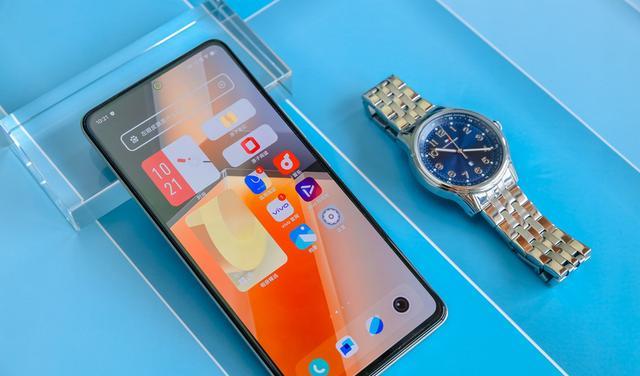 高通骁龙|iQOONeo6深度体验:携新骁龙8+独显芯片Pro实力定义性能游戏之王