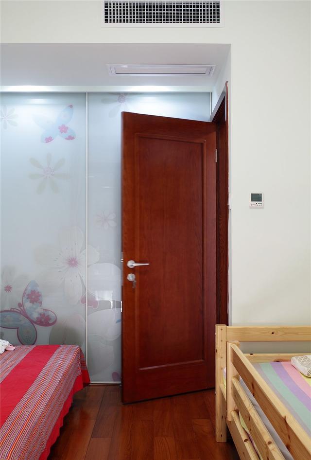 三室格局却有六室的容量,把收纳做到极致,让空间释放更多魅力