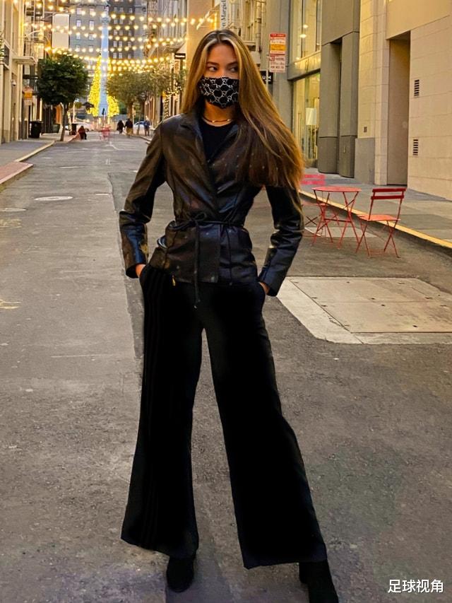 杨紫|谷爱凌太完美，合影王皓娇妻马甲线明显，18岁颜值身材实力均在线